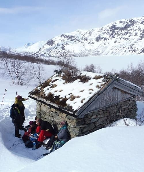 © Nastasia Prevotat Lunchpauze bij het meer - Jotunheimen - Noorwegen