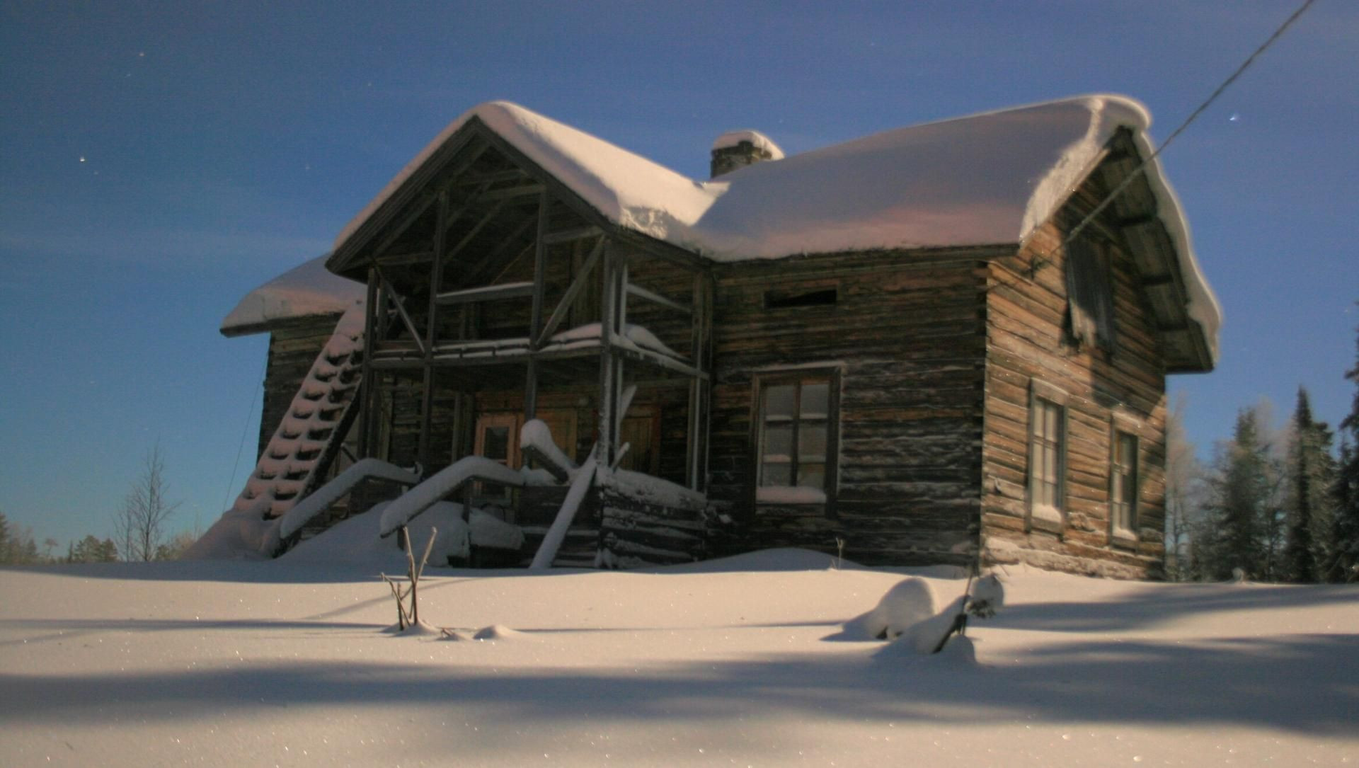 Maison En Bois Enneigee En Laponie - Laponie - Finlande