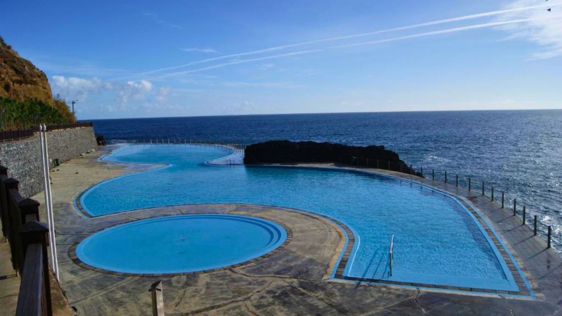 Piscines d'eau de mer en bord d'océan - Madère - Portugal