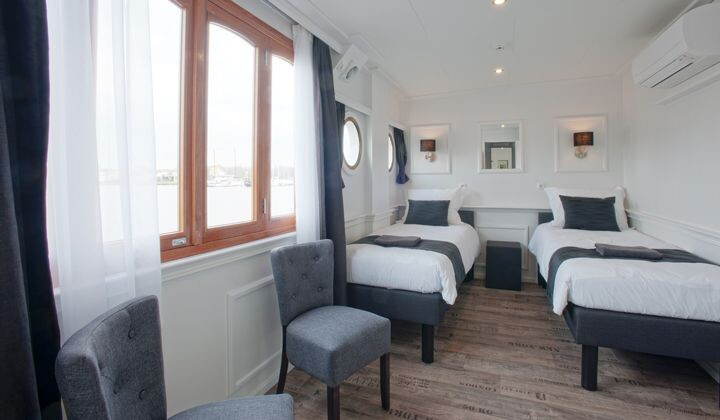 Suite met twee bedden op het schip Magnifique II